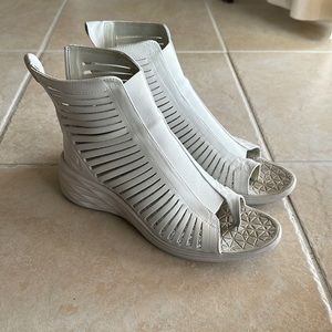 Nike Lunarsandiator Sky High-Top Gladiator Sneaker Sandal